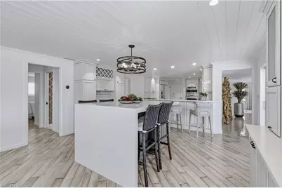 3737 Crayton Rd, Naples, FL 34103 - Photo 11