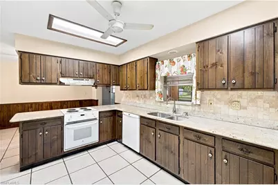 5290 Cypress Ln, Naples, FL 34113 - Photo 9