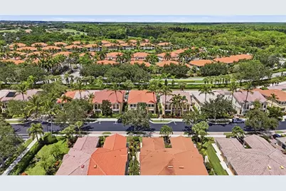 29054 Alessandria Cir, Bonita Springs, FL 34135 - Photo 3