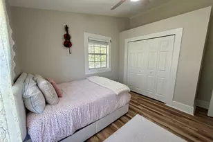 2810 Lakeview Dr, Naples, FL 34112 - Photo 9