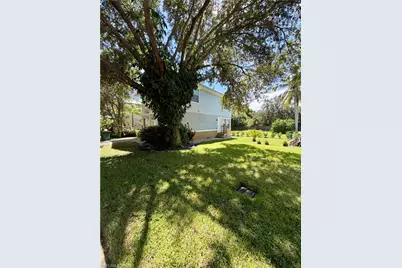 2810 Lakeview Dr, Naples, FL 34112 - Photo 15
