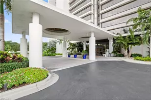 6825 Grenadier Blvd, Naples, FL 34108 - Photo 31