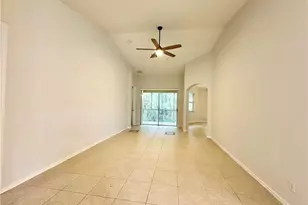 1425 Mariposa Cir, Naples, FL 34105 - Photo 3
