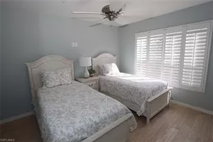 1080 5th St S, Naples, FL 34102 - Photo 15