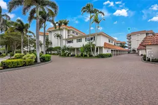 222 Harbour Dr, Naples, FL 34103 - Photo 39