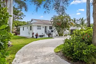 560 9th Ave S, Naples, FL 34102 - Photo 5