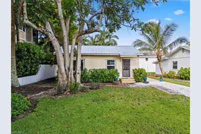 560 9th Ave S, Naples, FL 34102 - Photo 11