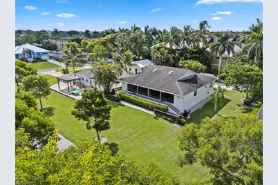 560 9th Ave S, Naples, FL 34102 - Photo 3