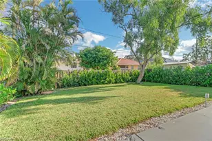 779 108th Ave N, Naples, FL 34108 - Photo 9
