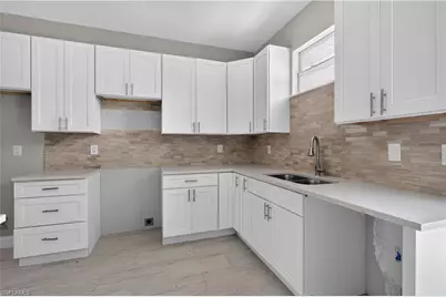 3027 2nd St, Fort Myers, FL 33916 - Photo 15