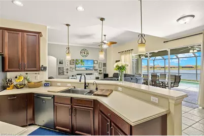 2115 Grove Dr, Naples, FL 34120 - Photo 9