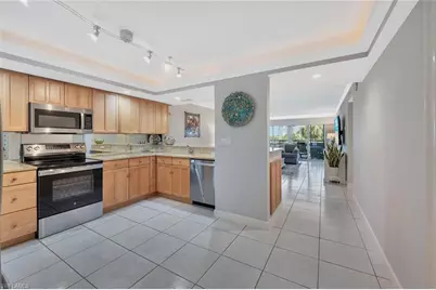 12945 Vanderbilt Dr #304, Naples, FL 34110 - Photo 7