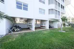 12945 Vanderbilt Dr, Naples, FL 34110 - Photo 37