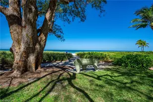 635 Wedge Dr, Naples, FL 34103 - Photo 15