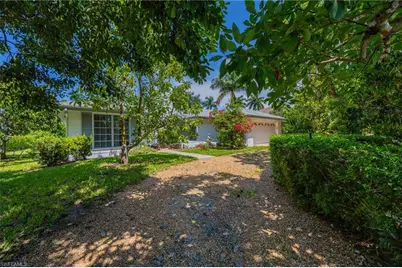 635 Wedge Dr, Naples, FL 34103 - Photo 1