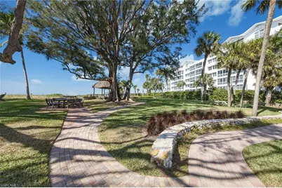 635 Wedge Dr, Naples, FL 34103 - Photo 21