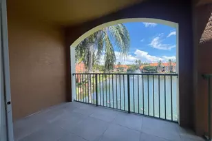 1205 Wildwood Lakes Blvd, Naples, FL 34104 - Photo 11