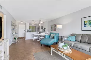 1001 Foxfire Ln, Naples, FL 34104 - Photo 13