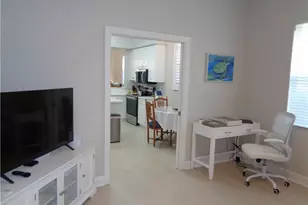 558 Vintage Reserve Ln, Naples, FL 34119 - Photo 19