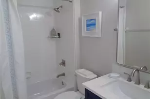 558 Vintage Reserve Ln, Naples, FL 34119 - Photo 23