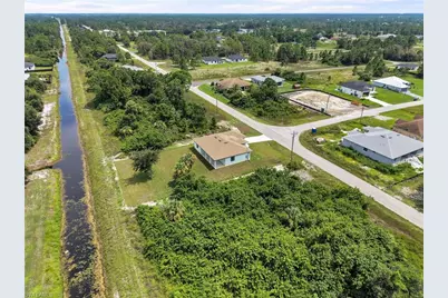 831 Bently St E, Lehigh Acres, FL 33974 - Photo 13