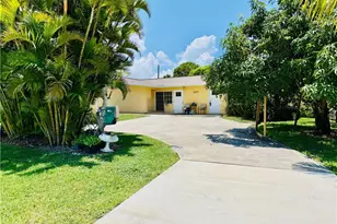 690 98th Ave N, Naples, FL 34108 - Photo 1