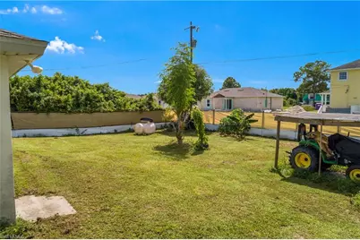 3907 27th St SW, Lehigh Acres, FL 33976 - Photo 23