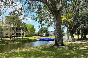 8439 Hollow Brook Cir, Naples, FL 34119 - Photo 21