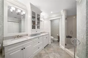 392 Carlton Pl, Naples, FL 34108 - Photo 7