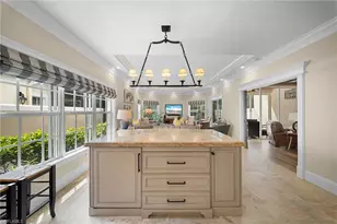 392 Carlton Pl, Naples, FL 34108 - Photo 17