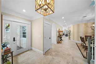 392 Carlton Pl, Naples, FL 34108 - Photo 13