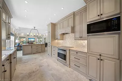 392 Carlton Pl #3, Naples, FL 34108 - Photo 5