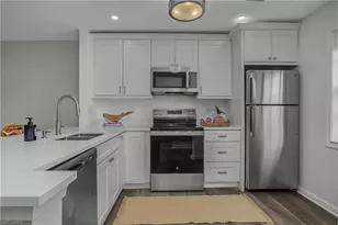 1071 Pine Isle Ln, Naples, FL 34112 - Photo 5