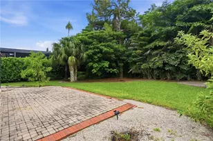 201 Palmetto Dunes Cir, Naples, FL 34113 - Photo 29