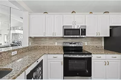 380 Gabriel Cir #8, Naples, FL 34104 - Photo 5