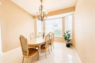 436 Crossfield Cir, Naples, FL 34104 - Photo 7