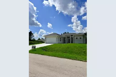 744 Long Distance Ln, Lehigh Acres, FL 33974 - Photo 3