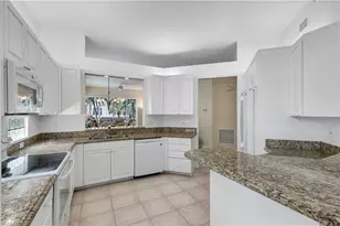 820 Bentwater Cir, Naples, FL 34108 - Photo 11