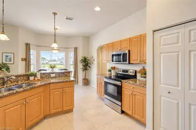 927 SW 28th Ter, Cape Coral, FL 33914 - Photo 21