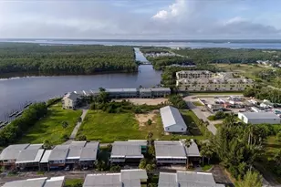 202 Broadway St E, Everglades City, FL 34139 - Photo 21
