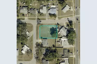 998 Tropical Palm Ave, North Fort Myers, FL 33903 - Photo 1