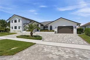 910 Beaver Ct, Marco Island, FL 34145 - Photo 3