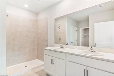 9016 Lawn Ct, Labelle, FL 33935 - Photo 9