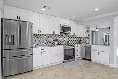 1072 Wisconsin Dr, Naples, FL 34103 - Photo 11