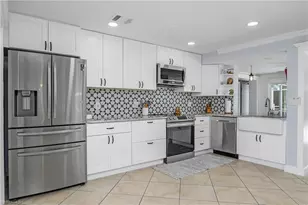 1072 Wisconsin Dr, Naples, FL 34103 - Photo 11