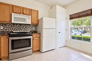 30324 Elderwood Dr, Wesley Chapel, FL 33543 - Photo 5