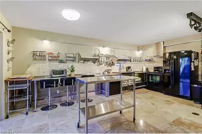 4033 Sandlewood Ln #3, Fort Myers, FL 33907 - Photo 5
