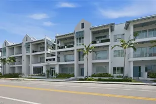 210 8th St S, Naples, FL 34102 - Photo 39