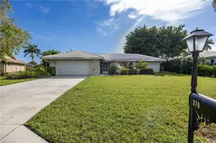 379 Torrey Pines Point, Naples, FL 34113 - Photo 3