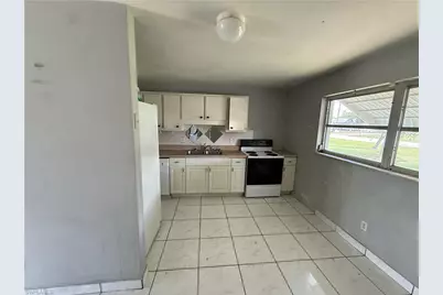 406 NE 15th Ave, Cape Coral, FL 33909 - Photo 5
